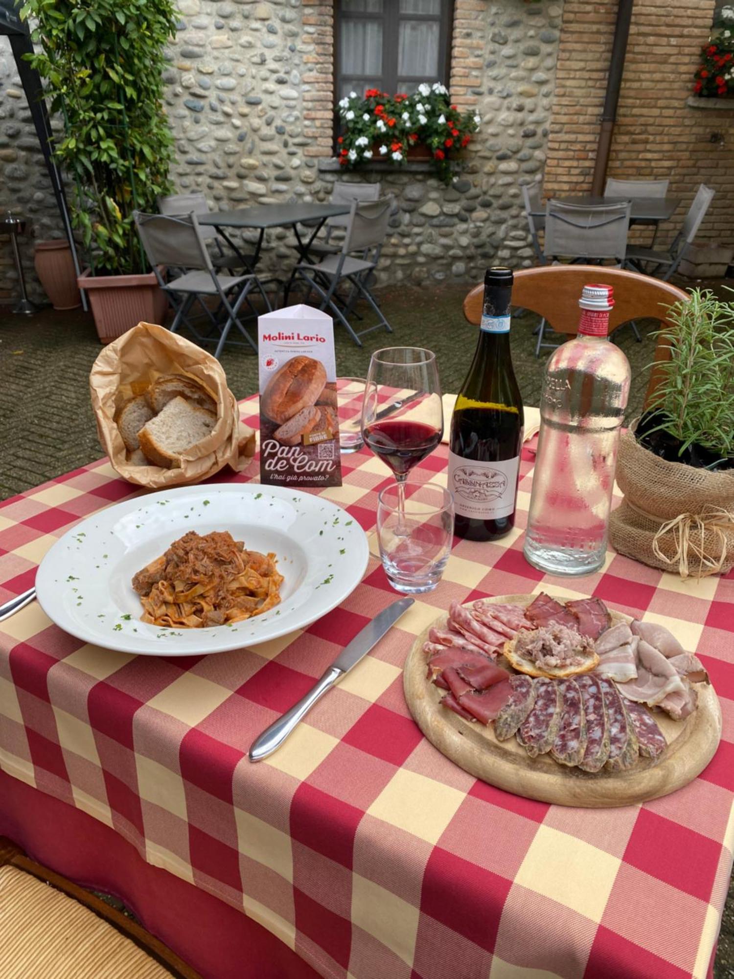 Agriturismo Cassinazza Orsenigo Dış mekan fotoğraf
