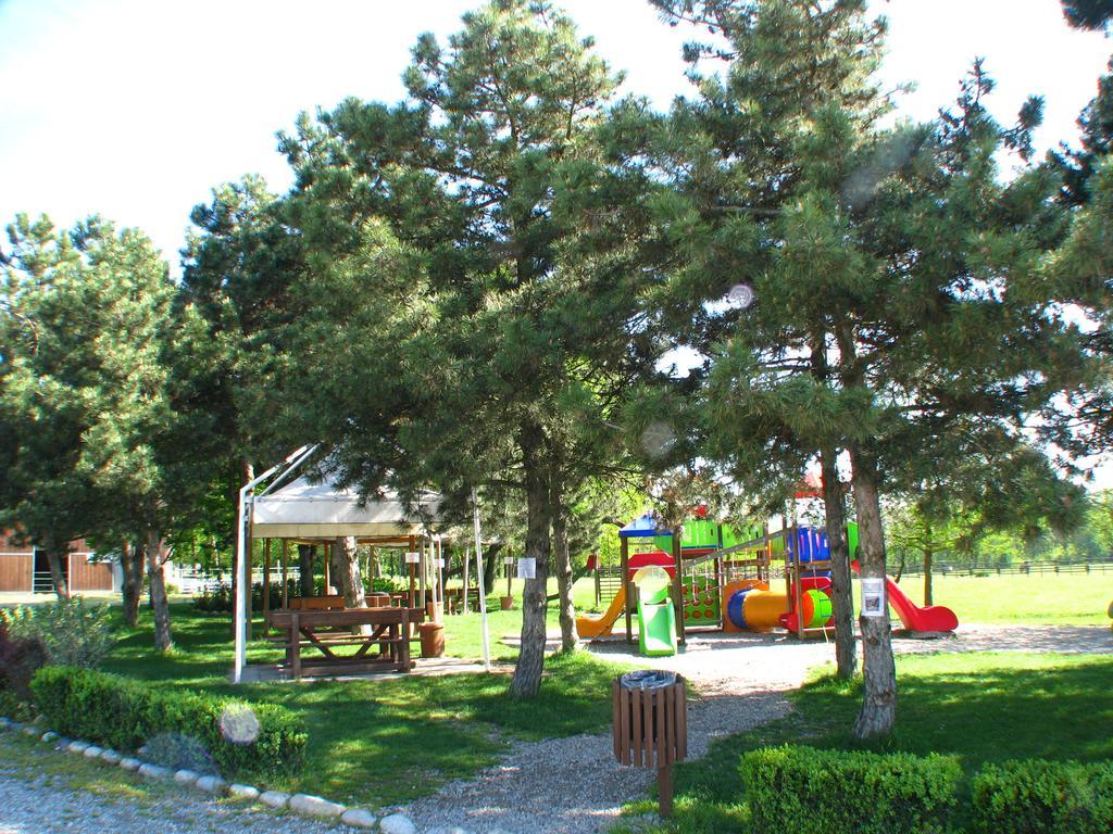 Agriturismo Cassinazza Orsenigo Dış mekan fotoğraf